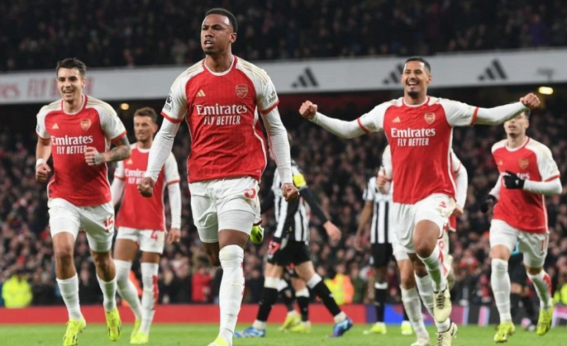 arsenal-dan-dau-cuoc-dua-chieu-mo-sao-sporting