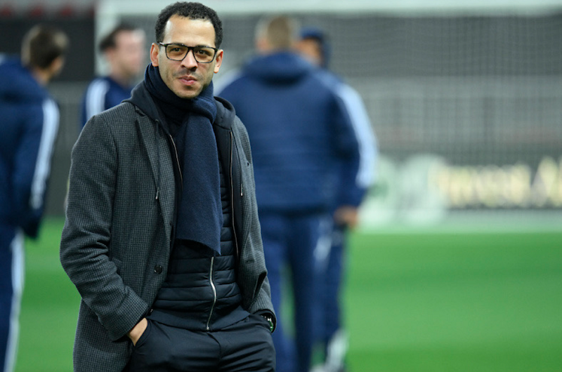 liam-rosenior-ap-sat-stamford-bridge-chelsea-van-phai-cau-gio-bang-hlv-tam-quyen