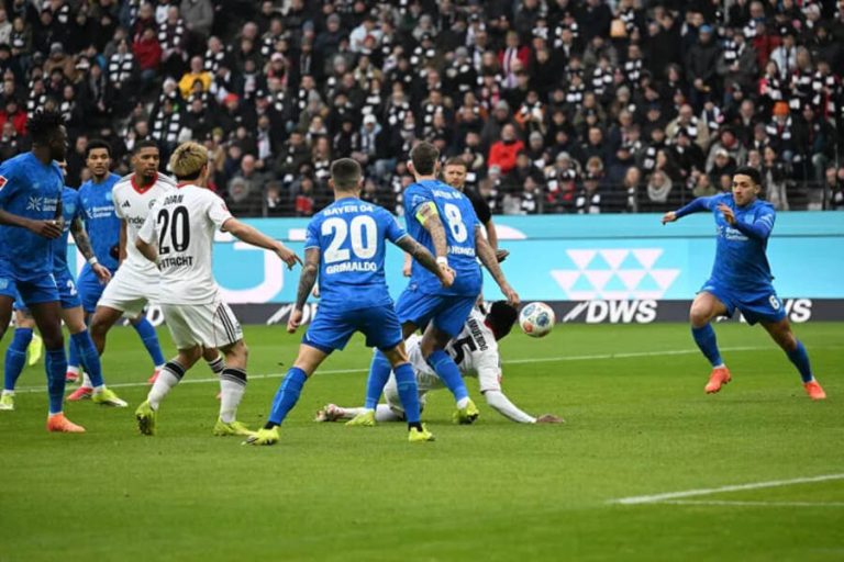 Eintracht Frankfurt vs Bayer Leverkusen (21:30 – 31/01) | Xem lại trận đấu